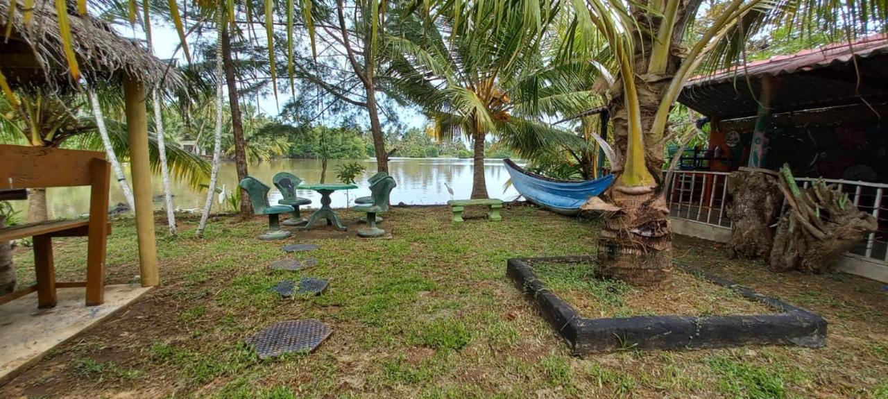 Blue Whale Lagoon Resort Ahangama Exterior foto