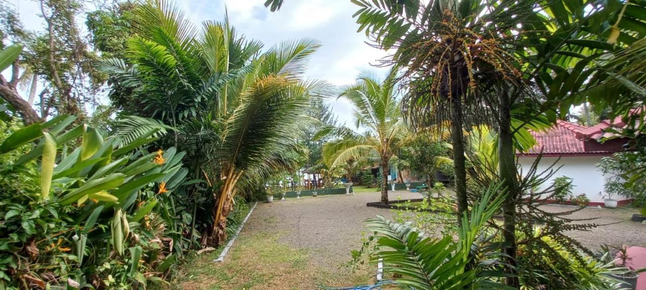 Blue Whale Lagoon Resort Ahangama Exterior foto