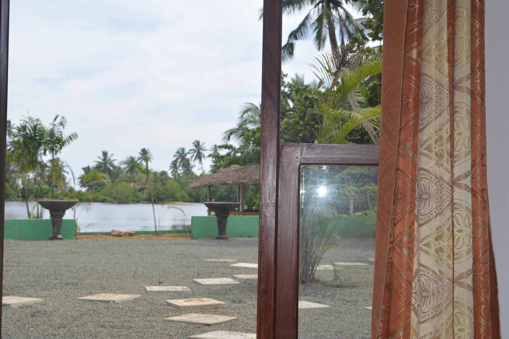 Blue Whale Lagoon Resort Ahangama Exterior foto