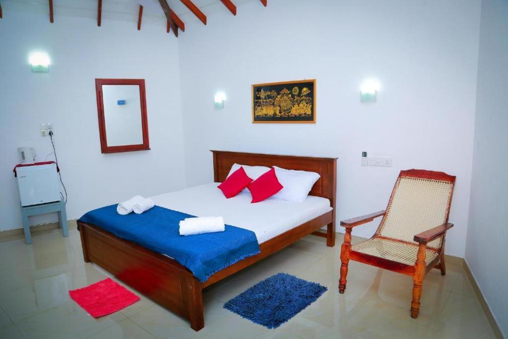 Blue Whale Lagoon Resort Ahangama Exterior foto